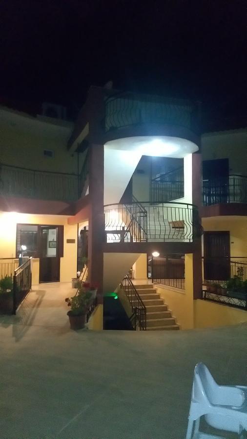Las Palmeras Hotel Çamyuva Екстериор снимка