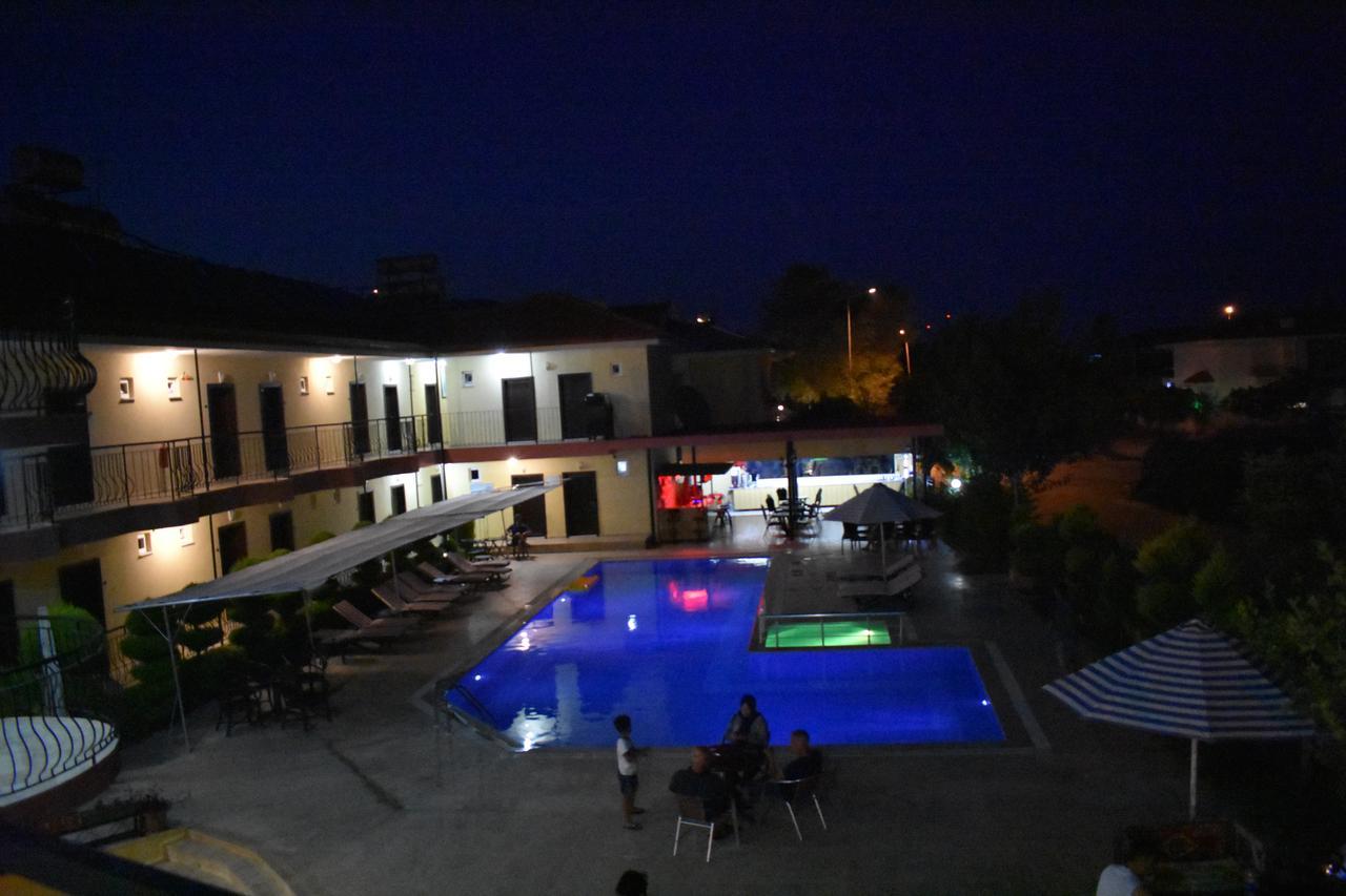 Las Palmeras Hotel Çamyuva Екстериор снимка