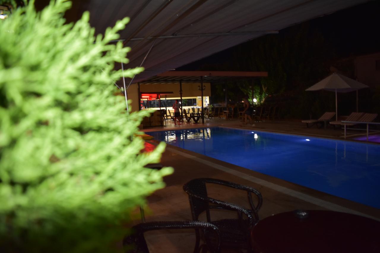 Las Palmeras Hotel Çamyuva Екстериор снимка