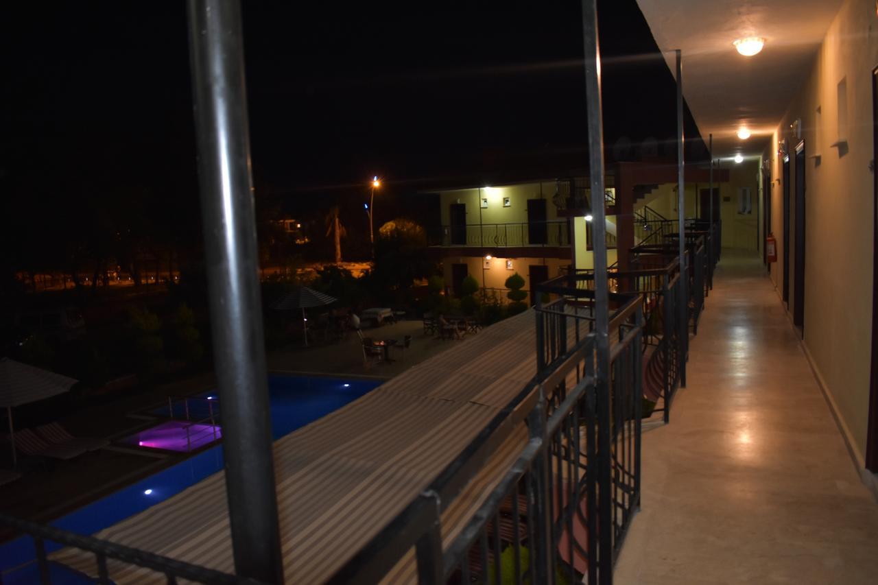 Las Palmeras Hotel Çamyuva Екстериор снимка