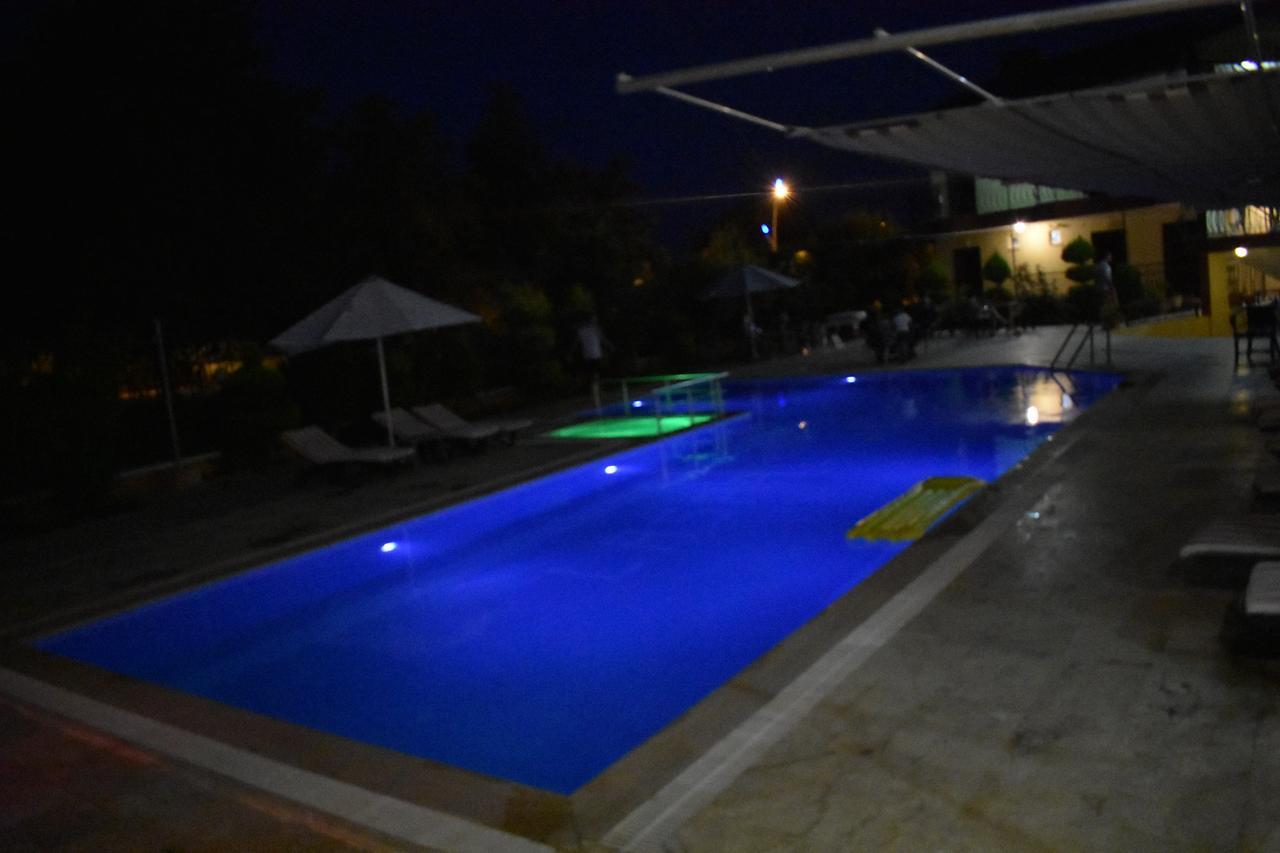 Las Palmeras Hotel Çamyuva Екстериор снимка