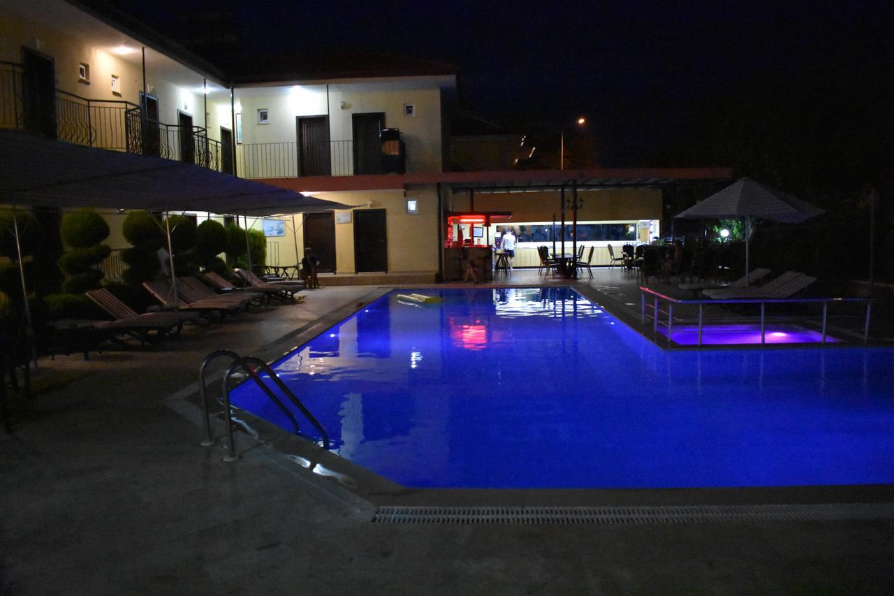 Las Palmeras Hotel Çamyuva Екстериор снимка