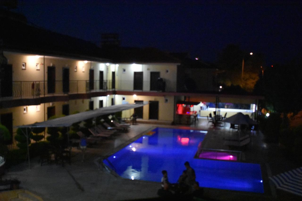 Las Palmeras Hotel Çamyuva Екстериор снимка