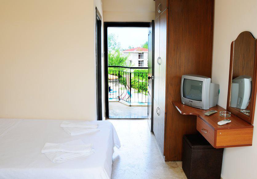 Las Palmeras Hotel Çamyuva Екстериор снимка